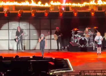 Dave Grohl toca “Highway To Hell” com AC/DC em show nos Estados Unidos