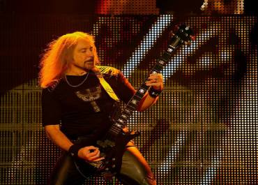 Ian Hill, baixista fundador do Judas Priest, anuncia aposentadoria dos palcos