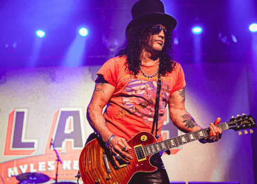 Slash anuncia novo álbum e 4 shows no Brasil para abril de 2027