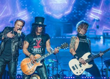 Guns N’ Roses fará pausa em 2027 para focar em músicas novas, diz Slash