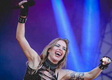 Burning Witches anuncia saída de Laura Guldemond após 7 anos