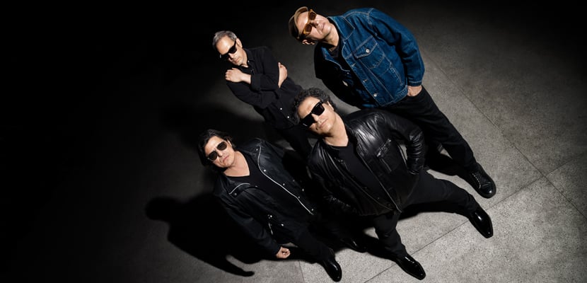“O Barão é vermelho; pela democracia e soberania nacional, no dia 25, é 13”, informa a lendária banda de rock