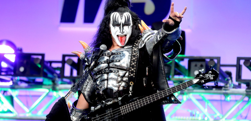 “KISS se tornou uma banda muito grande sem nenhum hit”, afirma Gene Simmons