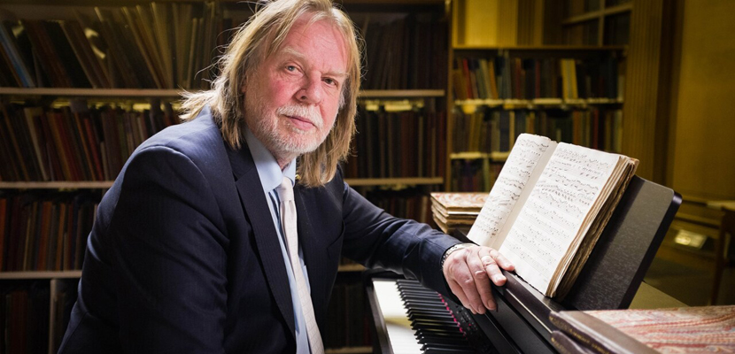 Tony Iommi considerou chamar Rick Wakeman para tocar no Black Sabbath