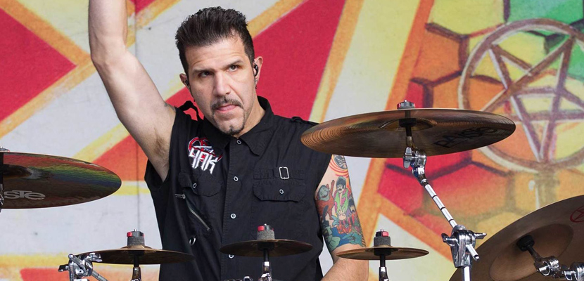 Charlie Benante leva filha a show de Billie Eilish e se decepciona com atitude do público
