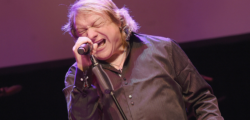 Foreigner não menciona nome de Lou Gramm nas datas da turnê, apesar de produtora anunciar shows com o cantor