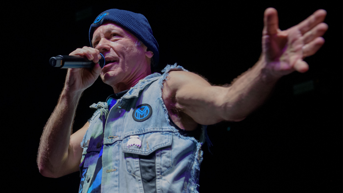Bruce Dickinson prepara nova versão de ‘Balls to Picasso’