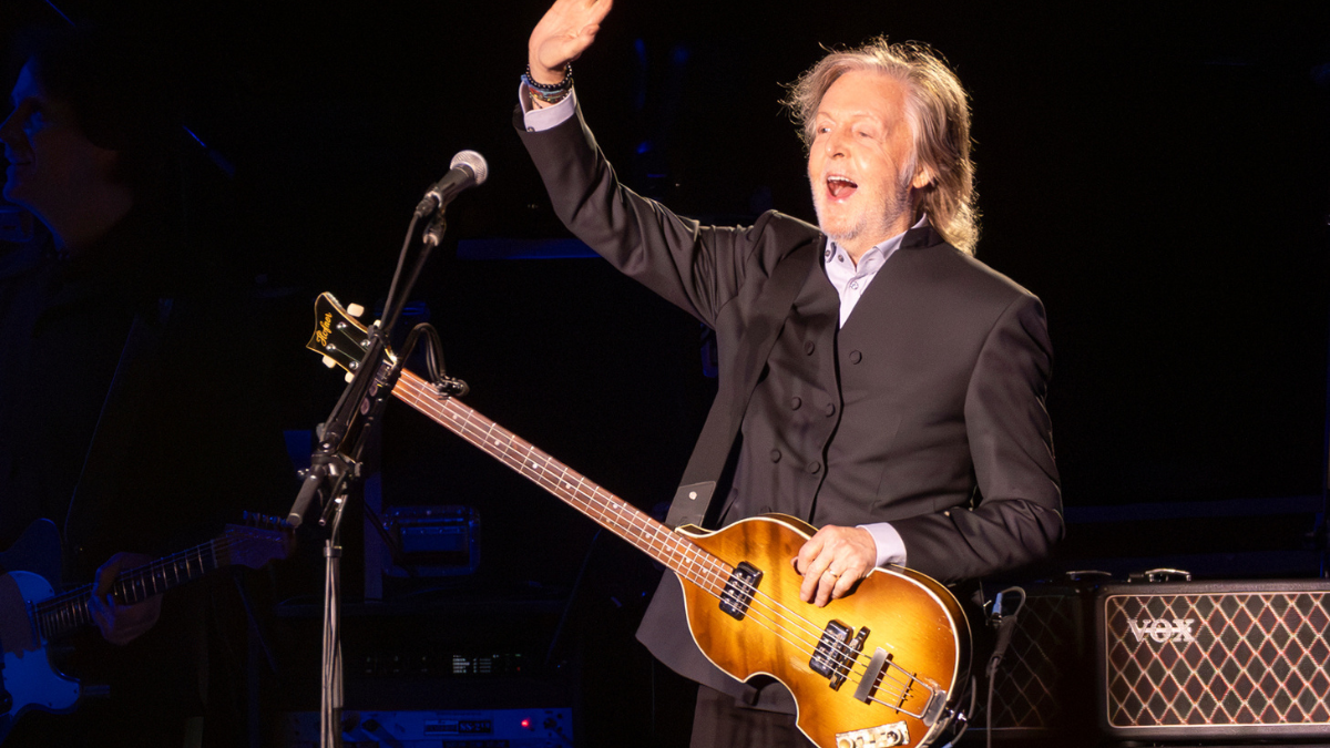 Paul McCartney apresenta medley dos Beatles em especial de 50 anos do Saturday Night Live