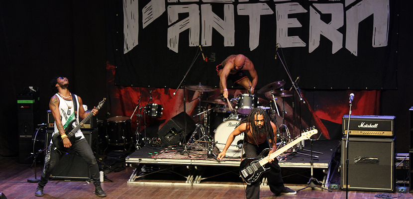 Nervosa e Black Pantera botam fogo nos racistas em show infernal no Rio de Janeiro