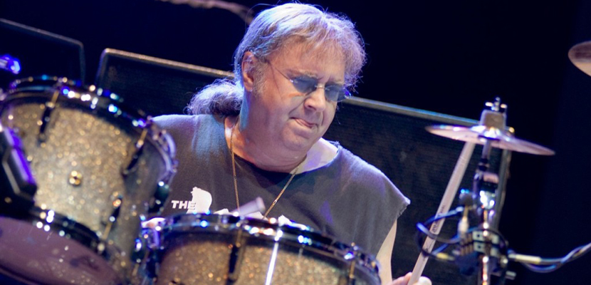 Deep Purple tira do fundo do baú performance de Wring That Neck na TV francesa