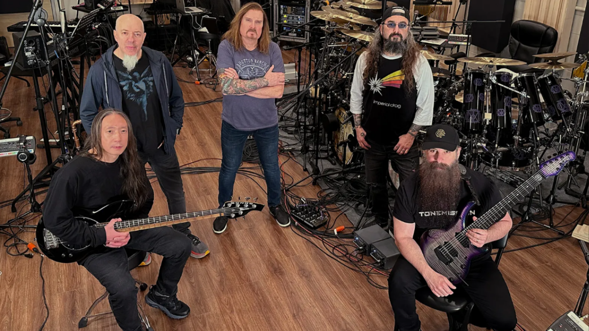 Dream Theater lança primeira música escrita por Mike Portnoy desde 2009