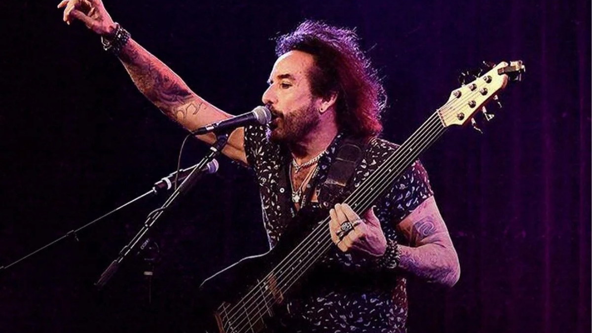 Marco Mendoza, lendário ex-baixista do Whitesnake e Thin Lizzy, se apresenta em São Paulo