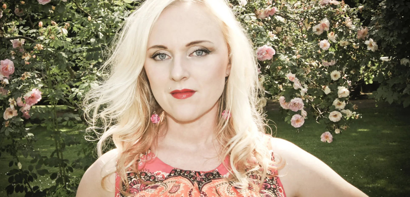 Liv Kristine faz trabalho com crianças com necessidades especiais: “Me deixa feliz”