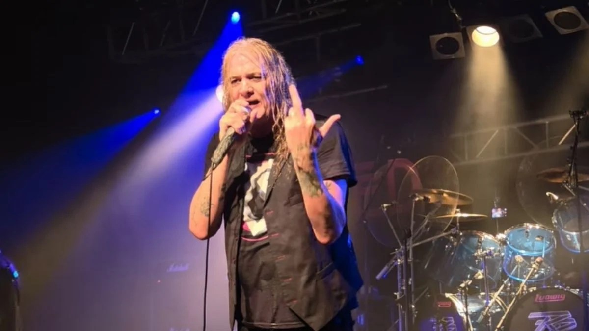 Twisted Sister estreia com Sebastian Bach nos vocais e toca Skid Row