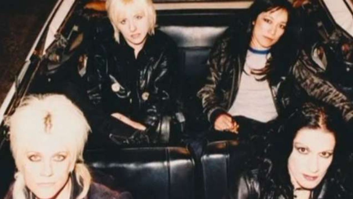 L7 anuncia retorno da baixista Janis Tanaka após morte de Jennifer Finch