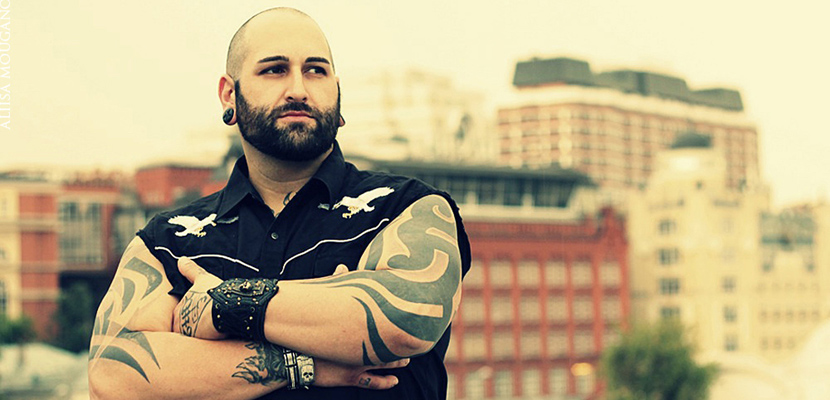 Aaron Rossi, ex-baterista do Ministry e Prong, morre aos 44 anos