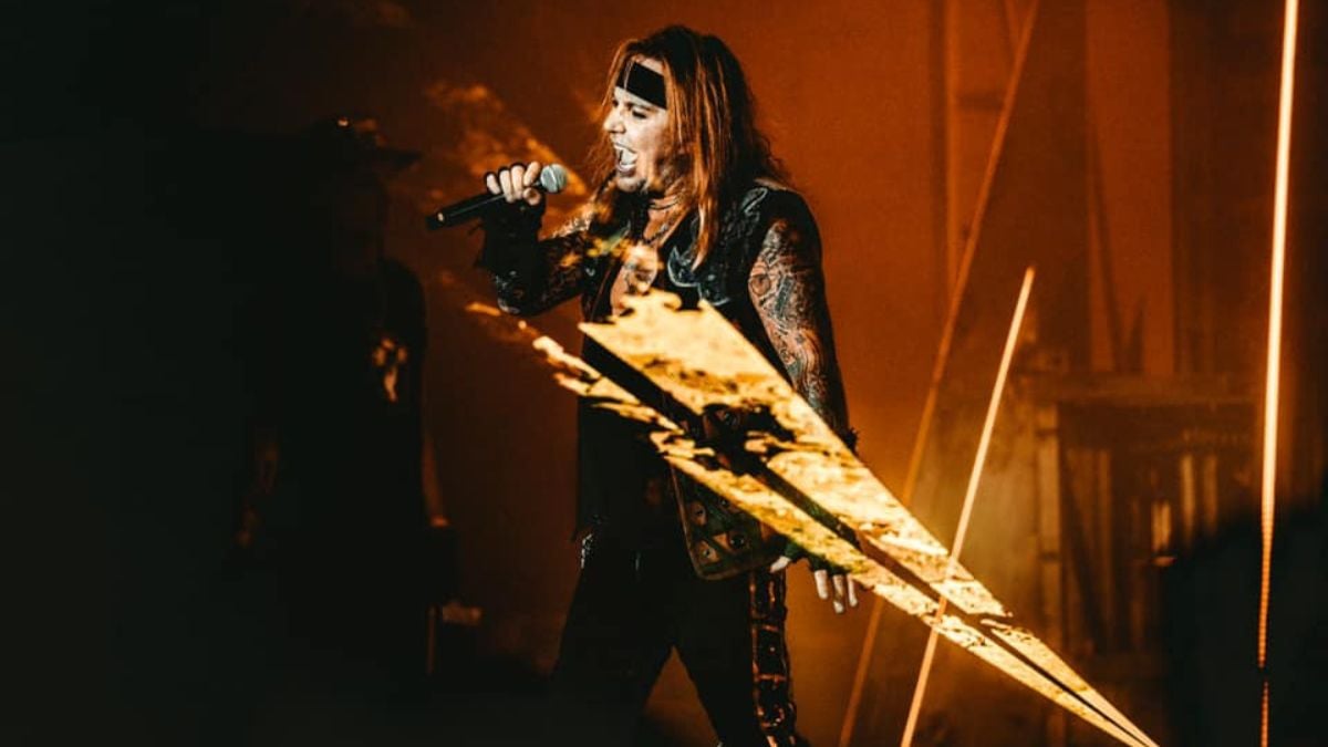 Vince Neil se pronuncia sobre acidente com seu avião