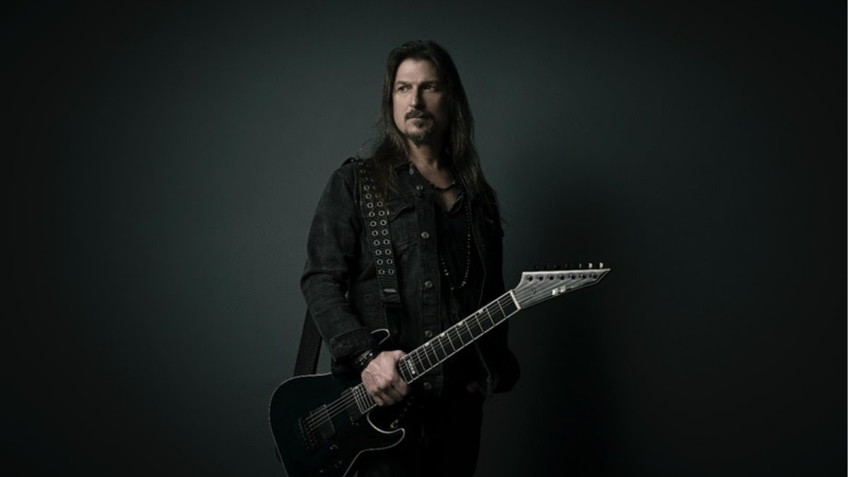 Rafael Bittencourt faz show com projeto solo no Sesc Belenzinho